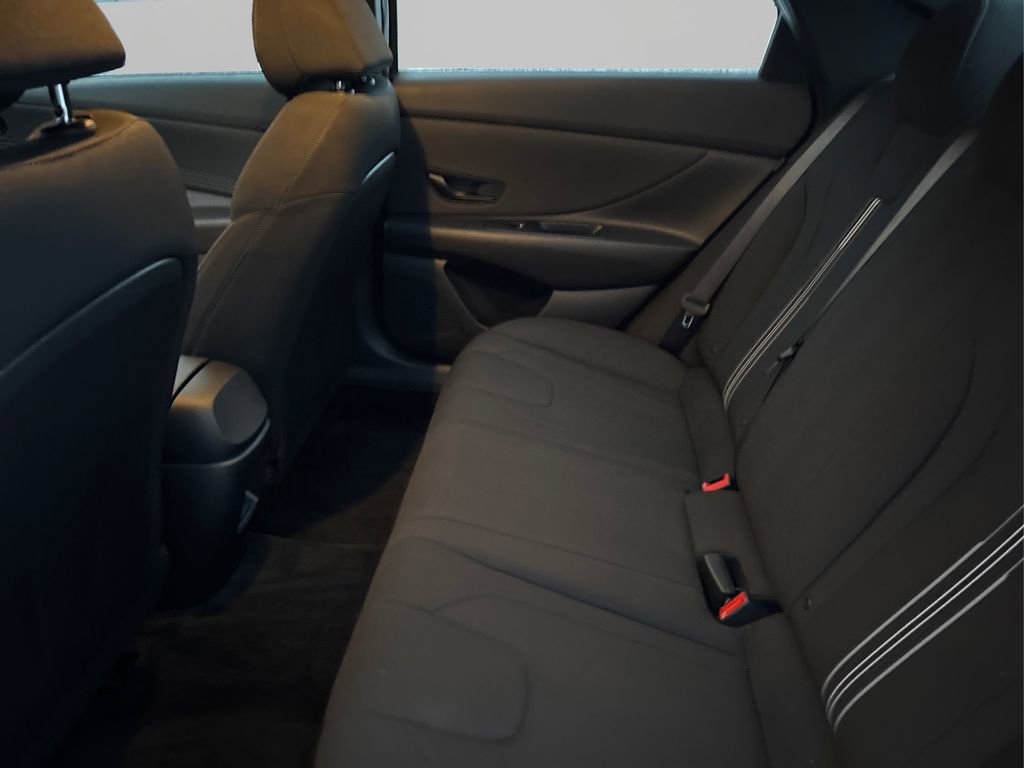 Used 2025 Hyundai Elantra Sport image 10