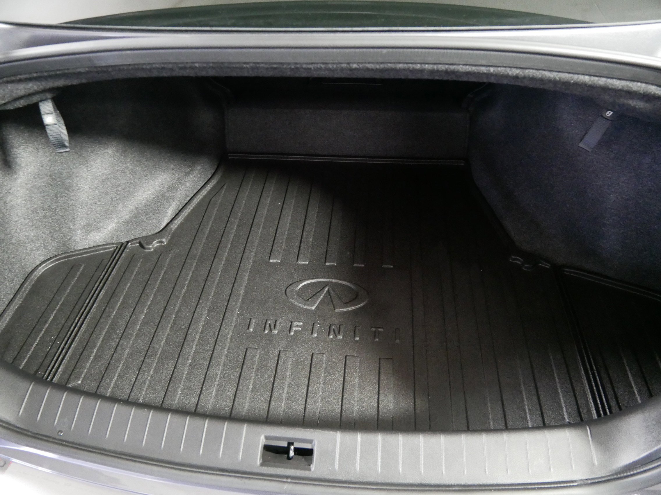 Used 2023 INFINITI Q50 Red Sport 400 w/ Carbon Fiber Package image 18