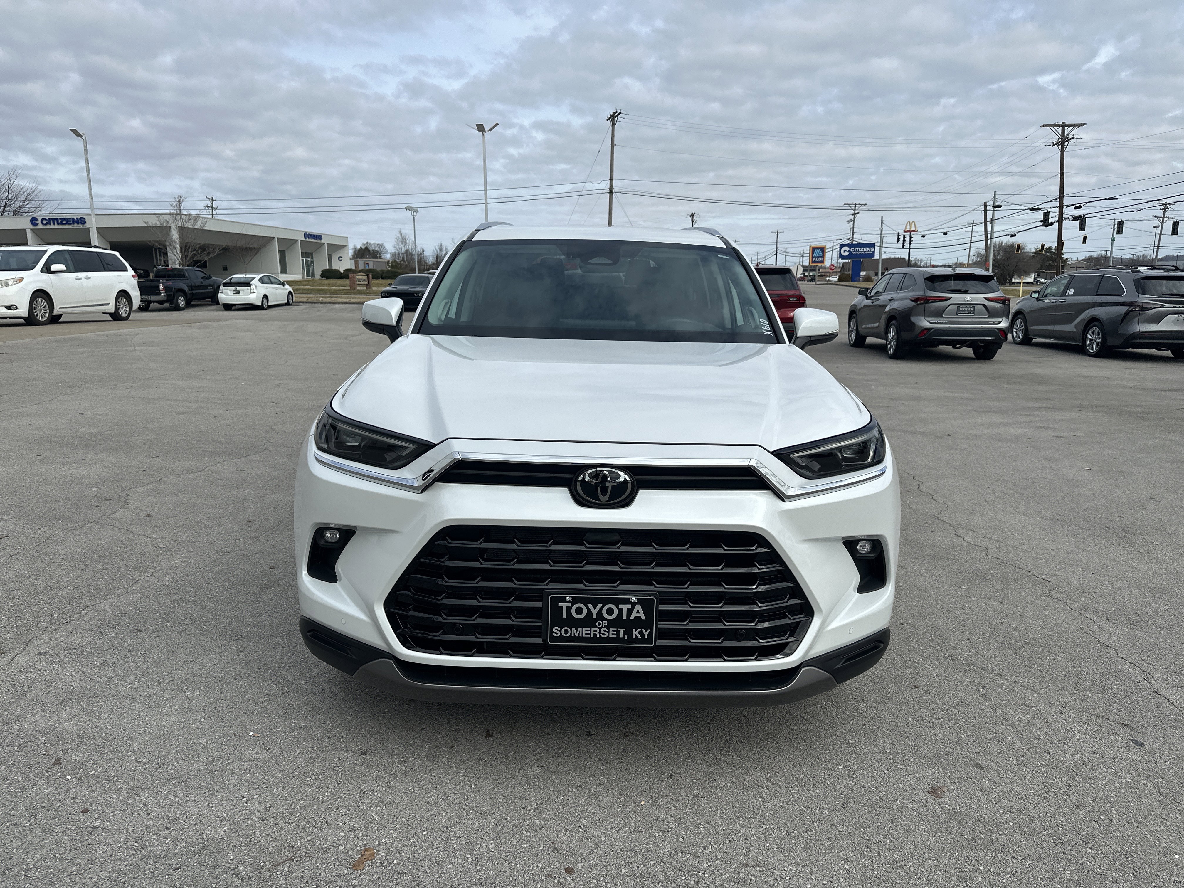 Certified 2024 Toyota Grand Highlander AWD image 2