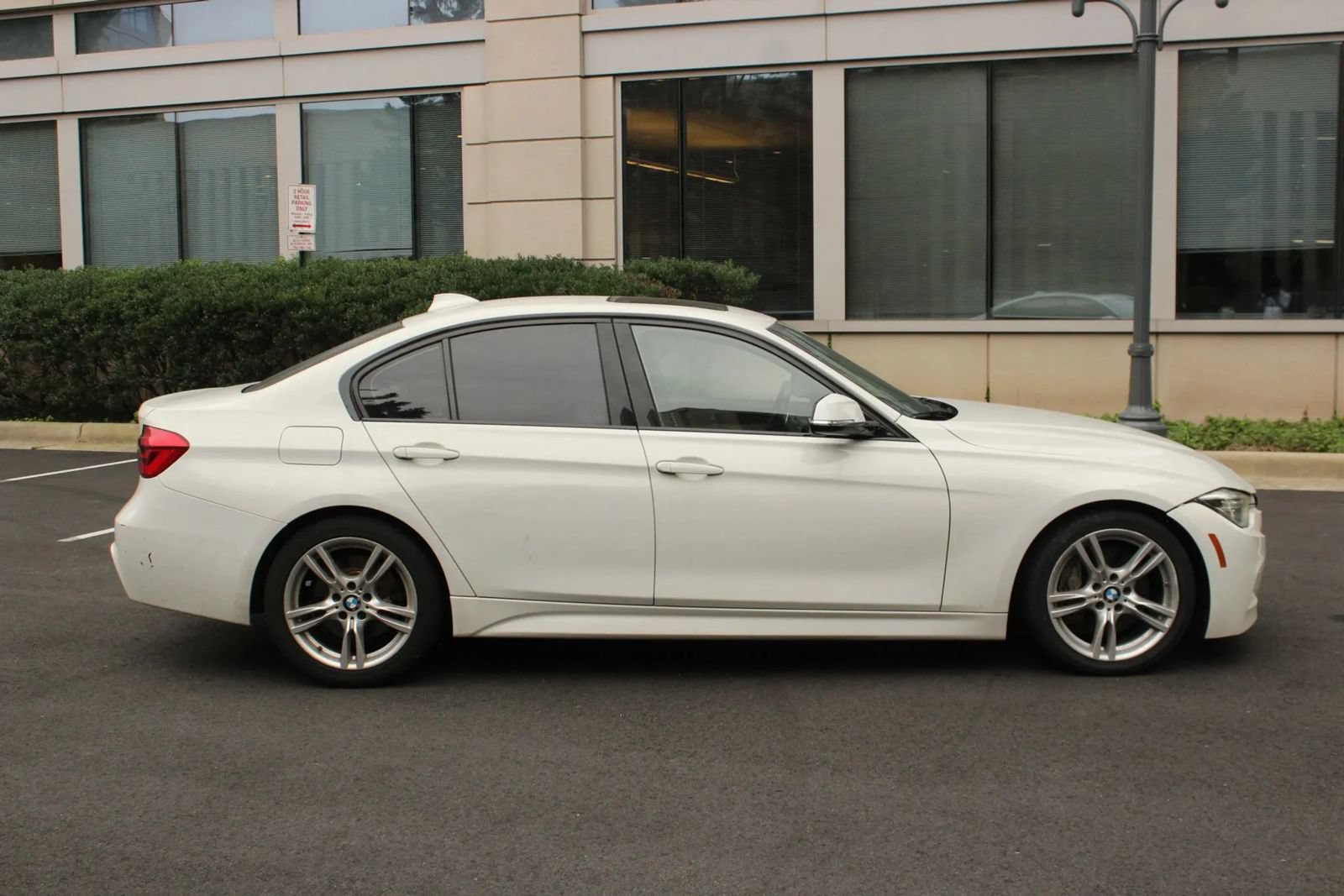 Used 2016 BMW 328i Sedan w/ M Sport Package RWD image 6