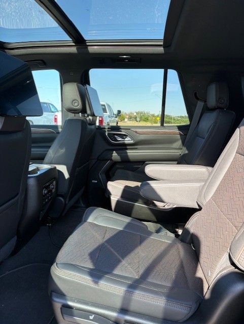 Used 2021 Chevrolet Tahoe High Country AWD/4WD image 16