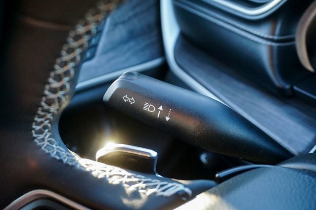 Used 2023 Jeep Grand Cherokee Limited w/ Luxury Tech Group II image 26