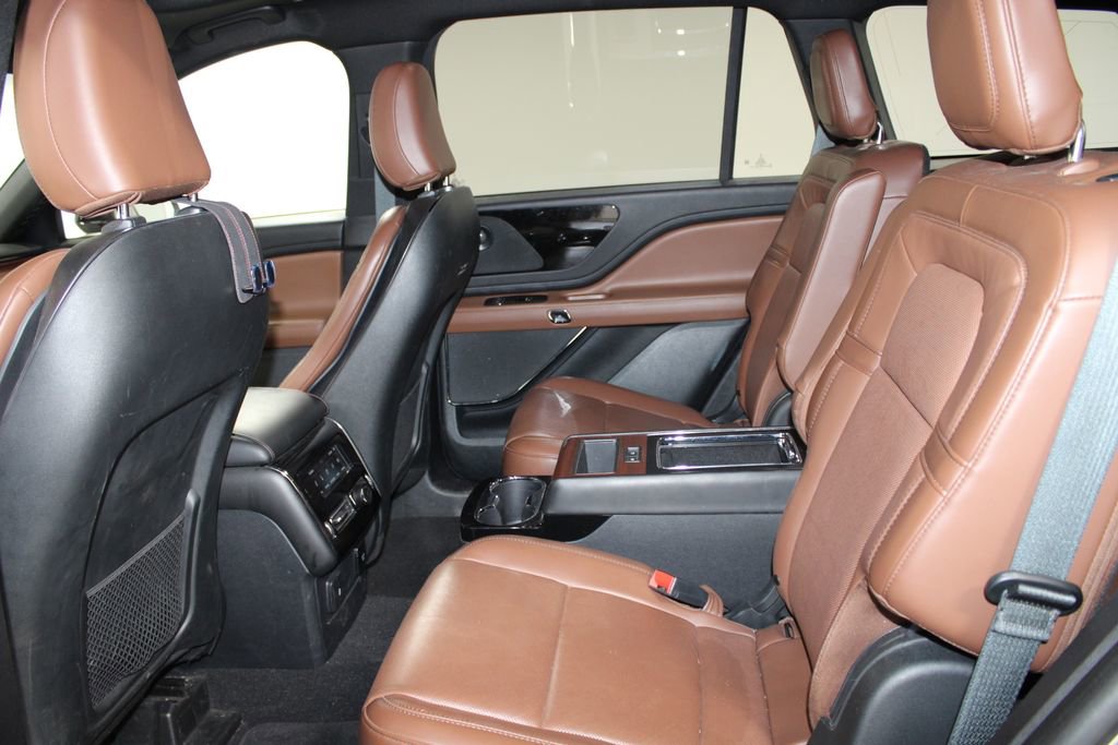 Used 2021 Lincoln Aviator Reserve w/ Equipment Group 201A AWD/4WD image 19