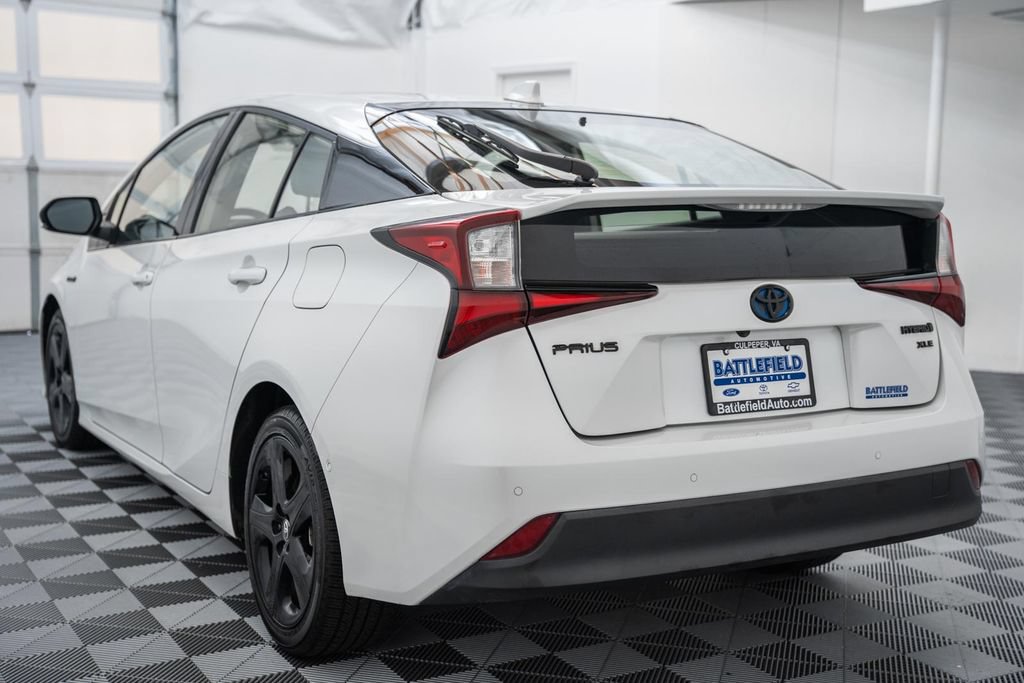 Certified 2021 Toyota Prius FWD image 6