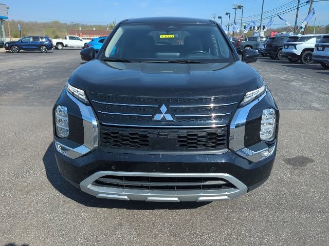 Used 2024 Mitsubishi Outlander SE FWD image 3