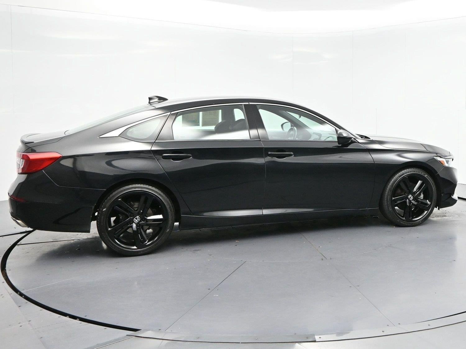Used 2021 Honda Accord Sport image 8