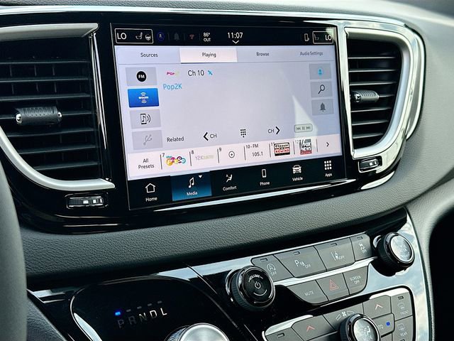 New 2025 Chrysler Voyager LX image 9