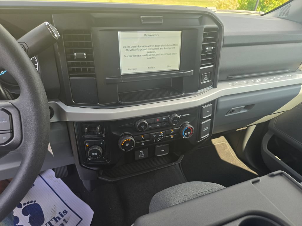 New 2027 Ford F250 XLT AWD/4WD image 9