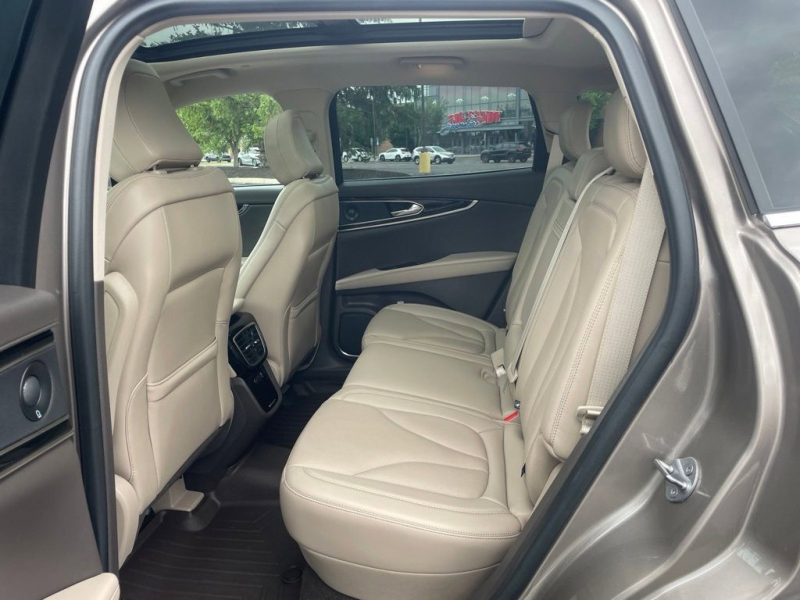 Used 2021 Lincoln Nautilus Reserve AWD/4WD image 20