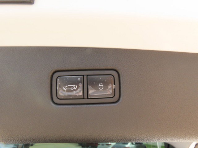 Used 2025 Genesis GV70 2.5T AWD/4WD image 13