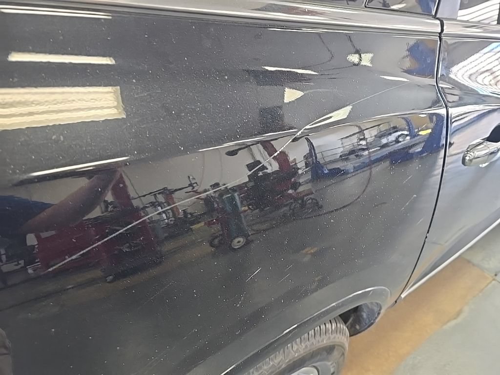 Used 2017 Buick Enclave Leather FWD image 4