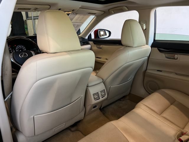 Used 2014 Lexus ES 350 w/ Luxury Package FWD image 31