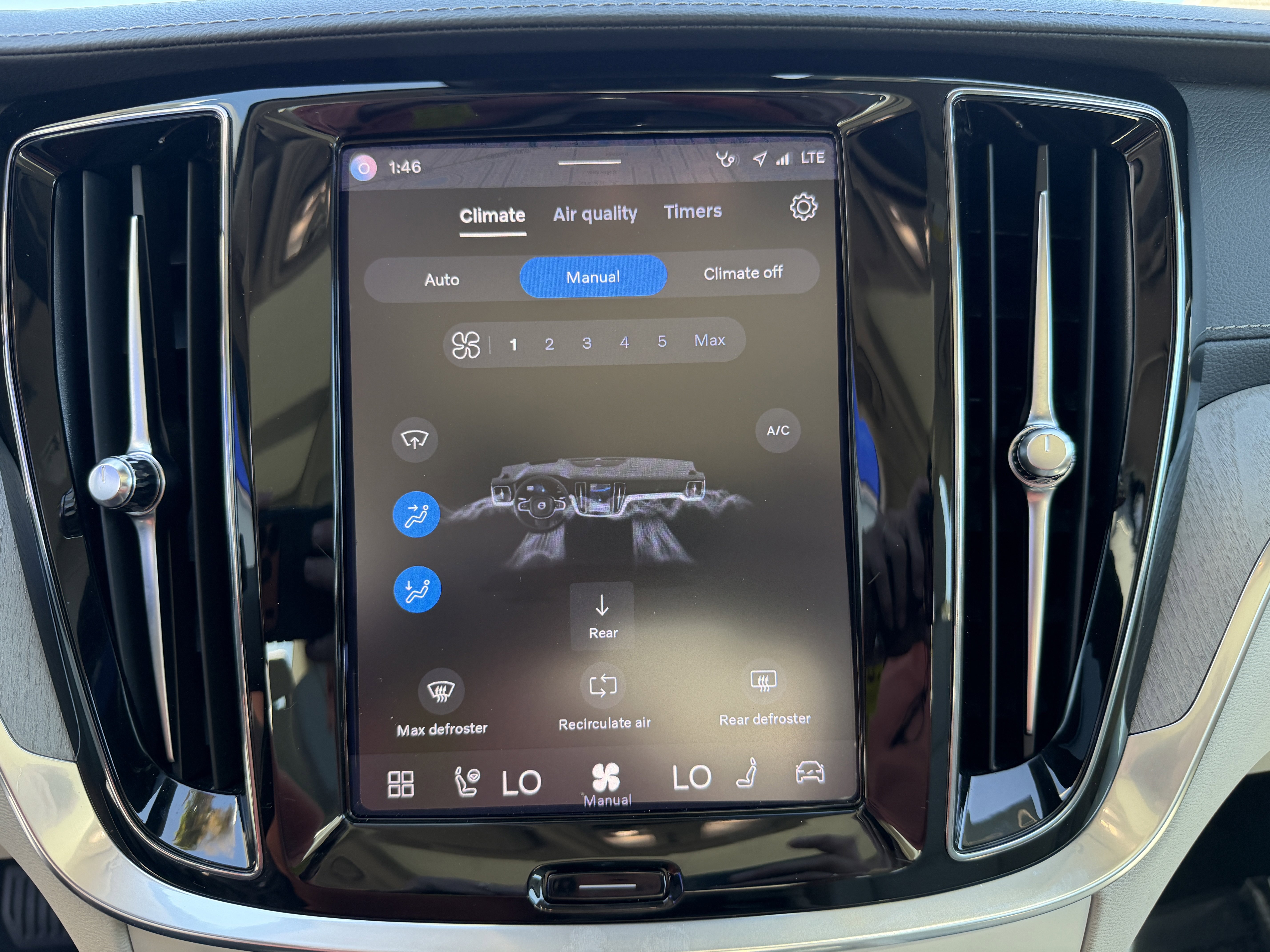 Certified 2023 Volvo S60 B5 Ultimate w/ Climate Package image 22