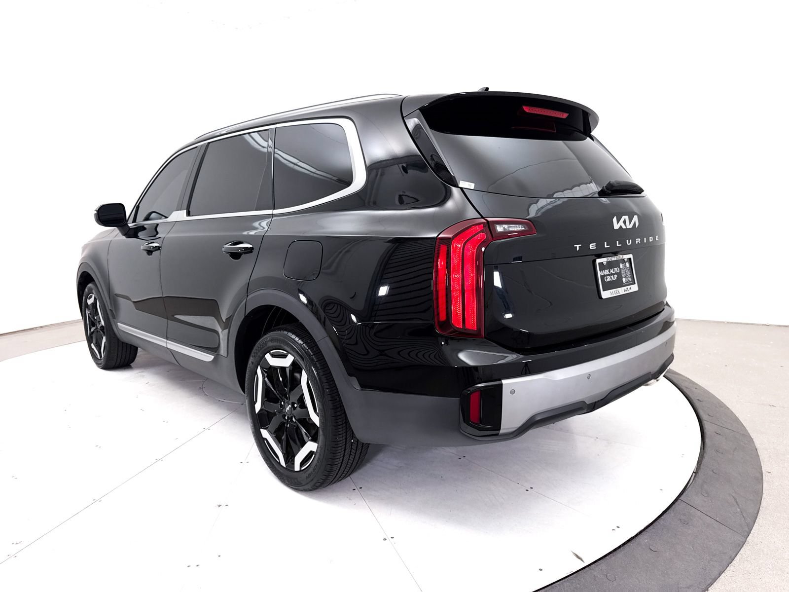 Certified 2024 Kia Telluride S w/ S Sunroof Package FWD image 18