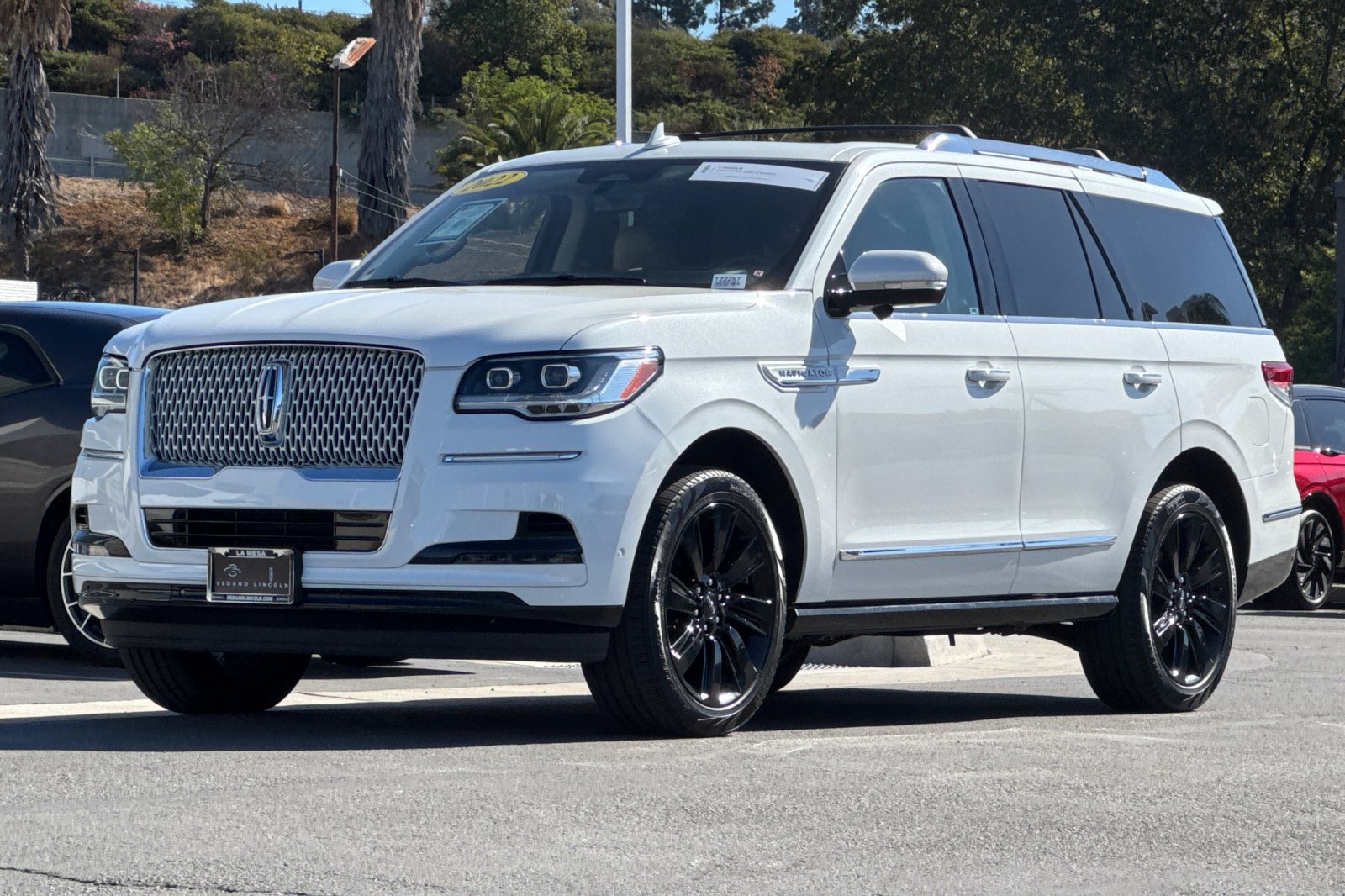 Used 2022 Lincoln Navigator Reserve AWD/4WD image 7