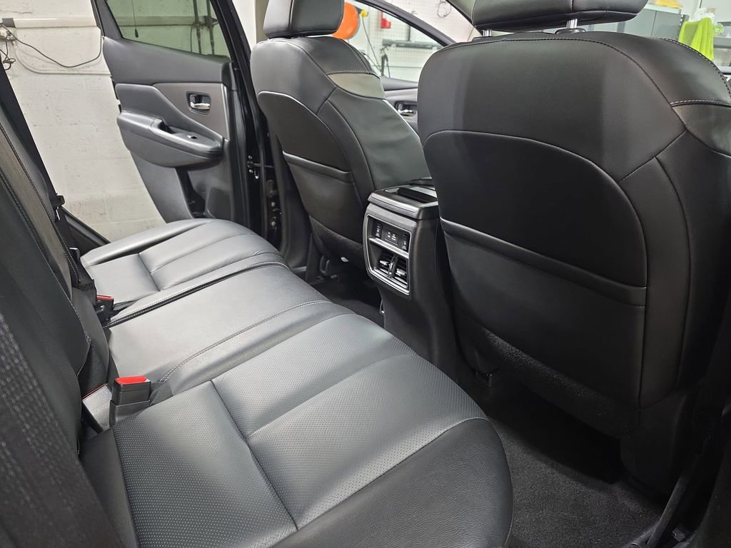 Used 2024 Nissan Murano SL image 11