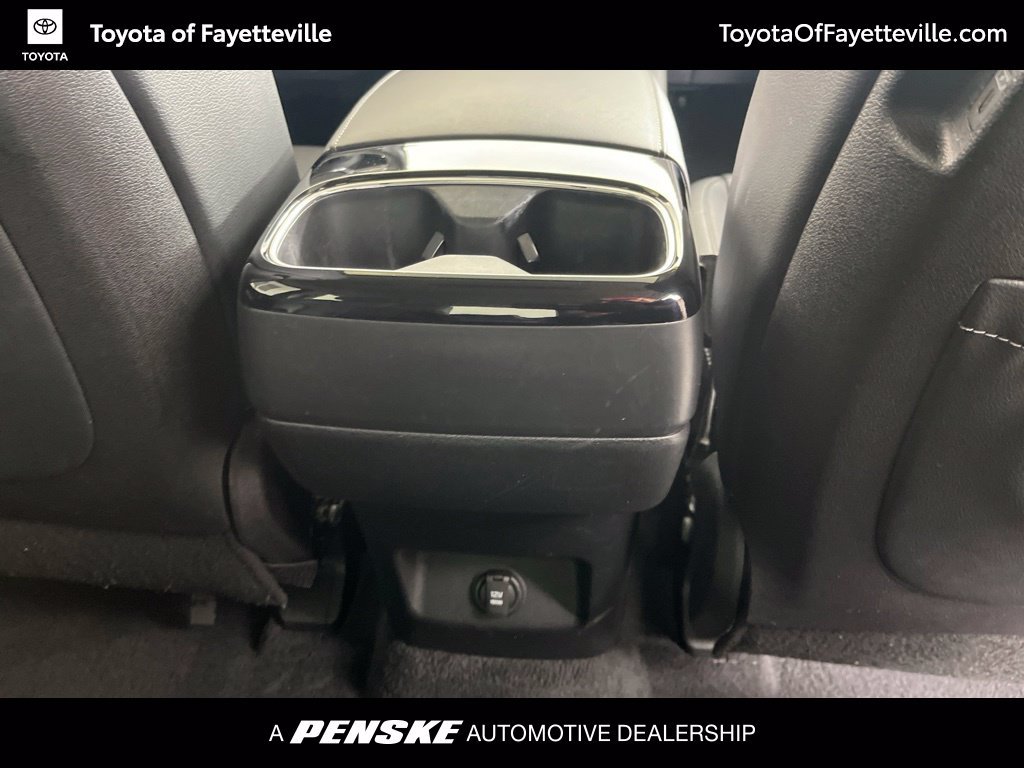 Used 2023 Kia Telluride EX w/ EX Captain's Chair Package FWD image 7