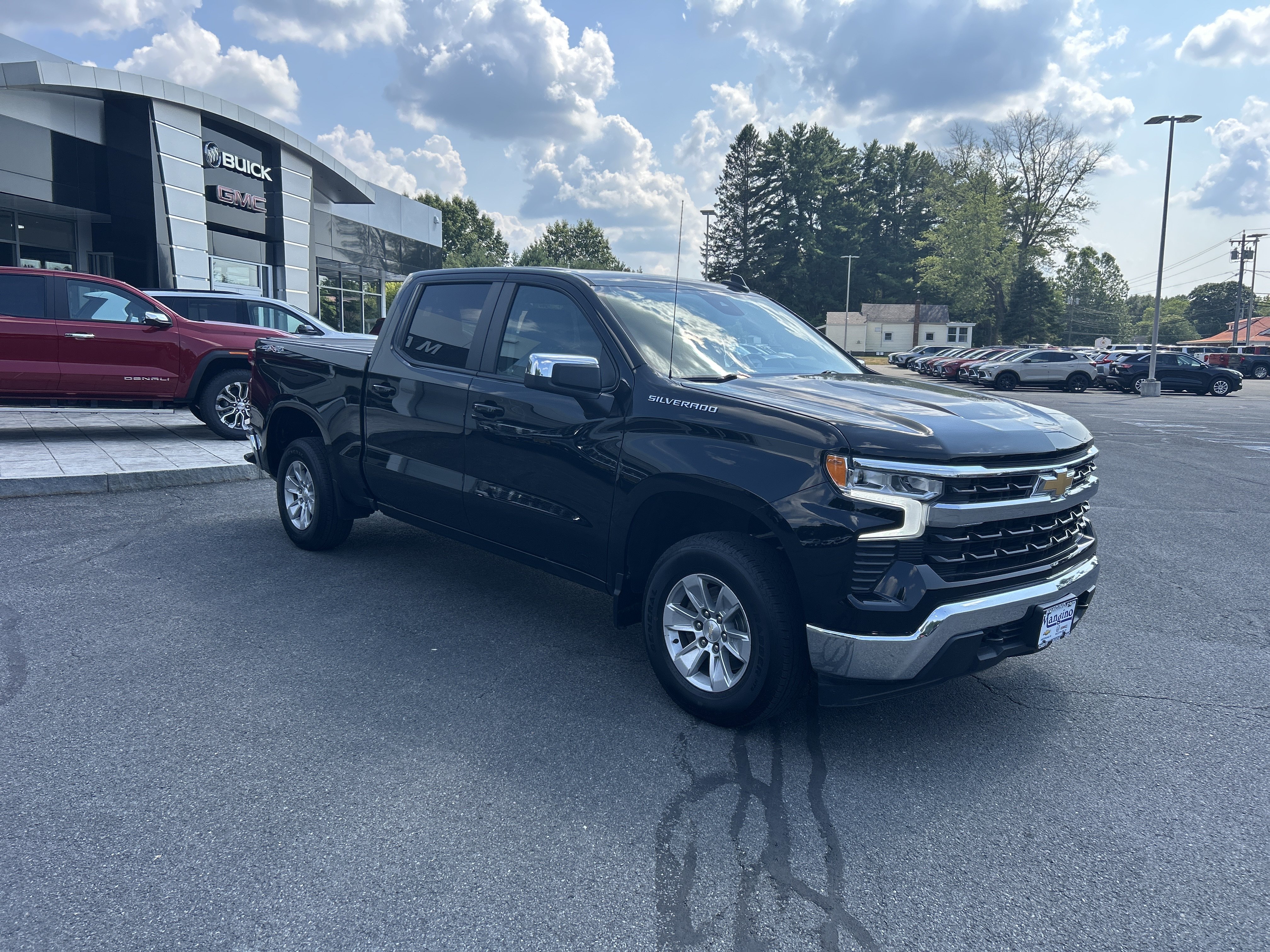 Used 2023 Chevrolet Silverado 1500 LT AWD/4WD image 13