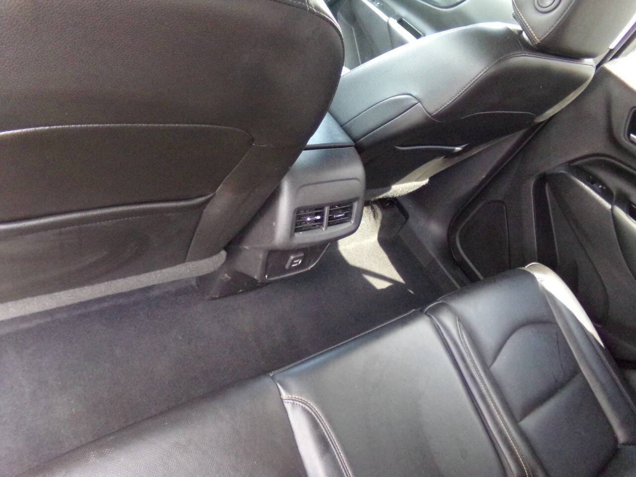 Used 2021 Chevrolet Equinox LT image 11