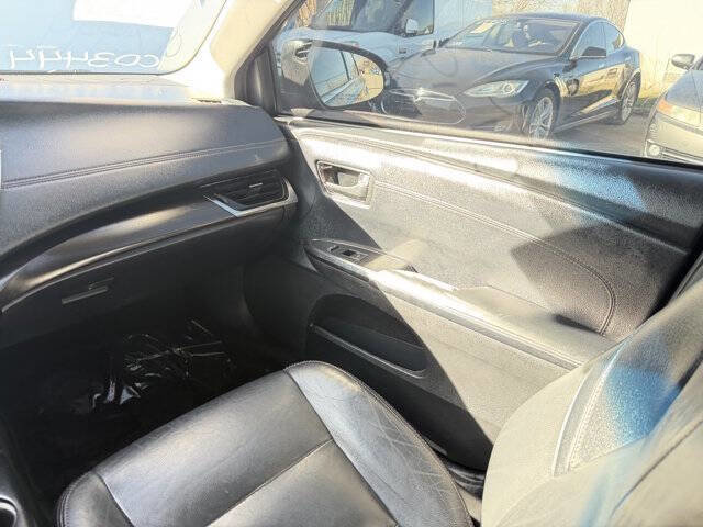 Used 2018 Toyota Avalon XLE w/ Carpet Mat Package FWD image 17