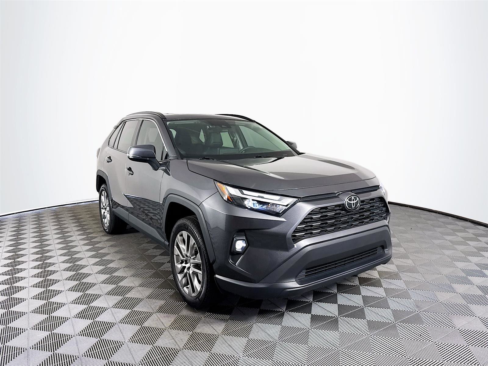 Used 2024 Toyota RAV4 XLE Premium image 1