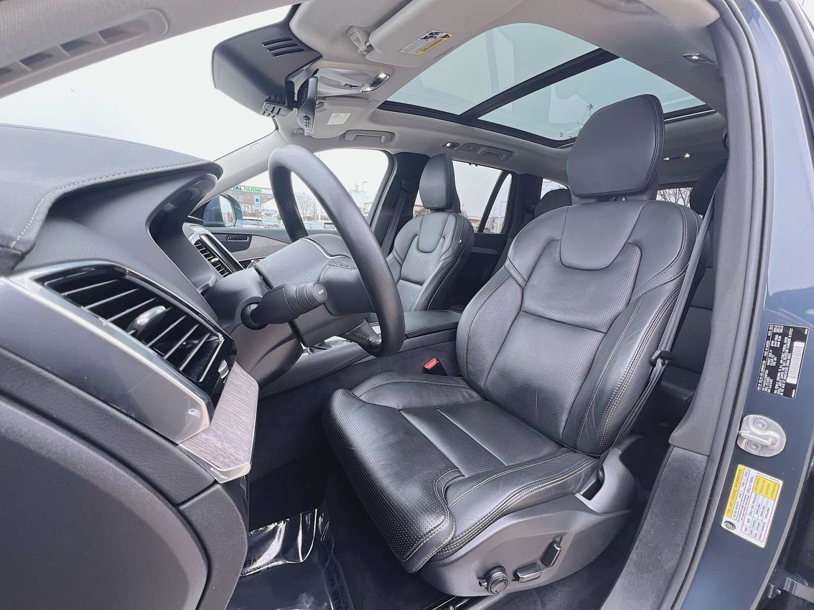 Certified 2022 Volvo XC90 T6 Inscription w/ Climate Package image 13