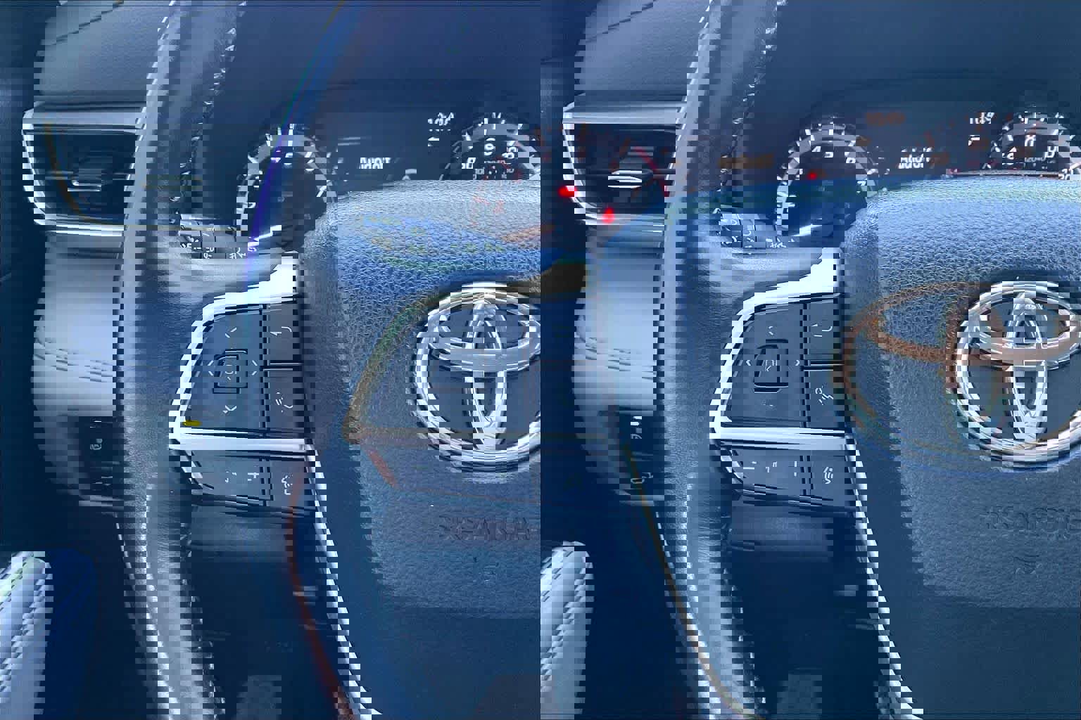 Used 2023 Toyota Highlander LE image 22