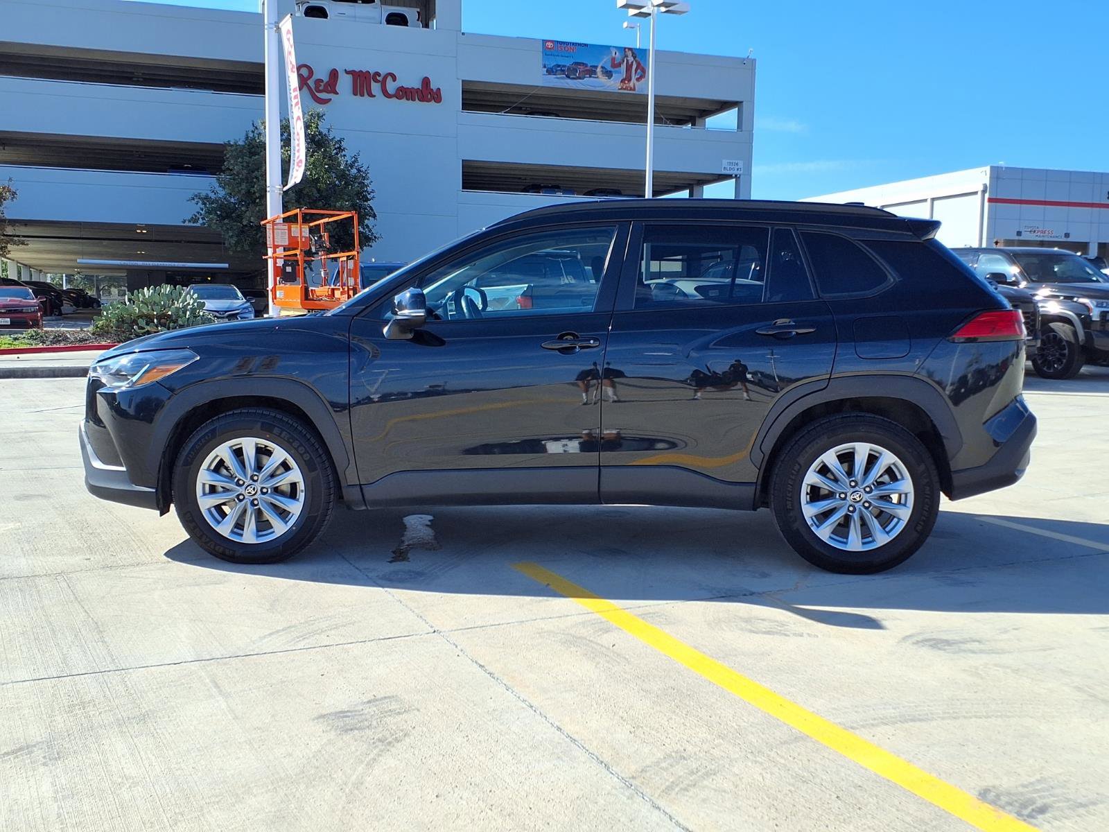 Used 2024 Toyota Corolla Cross LE image 8