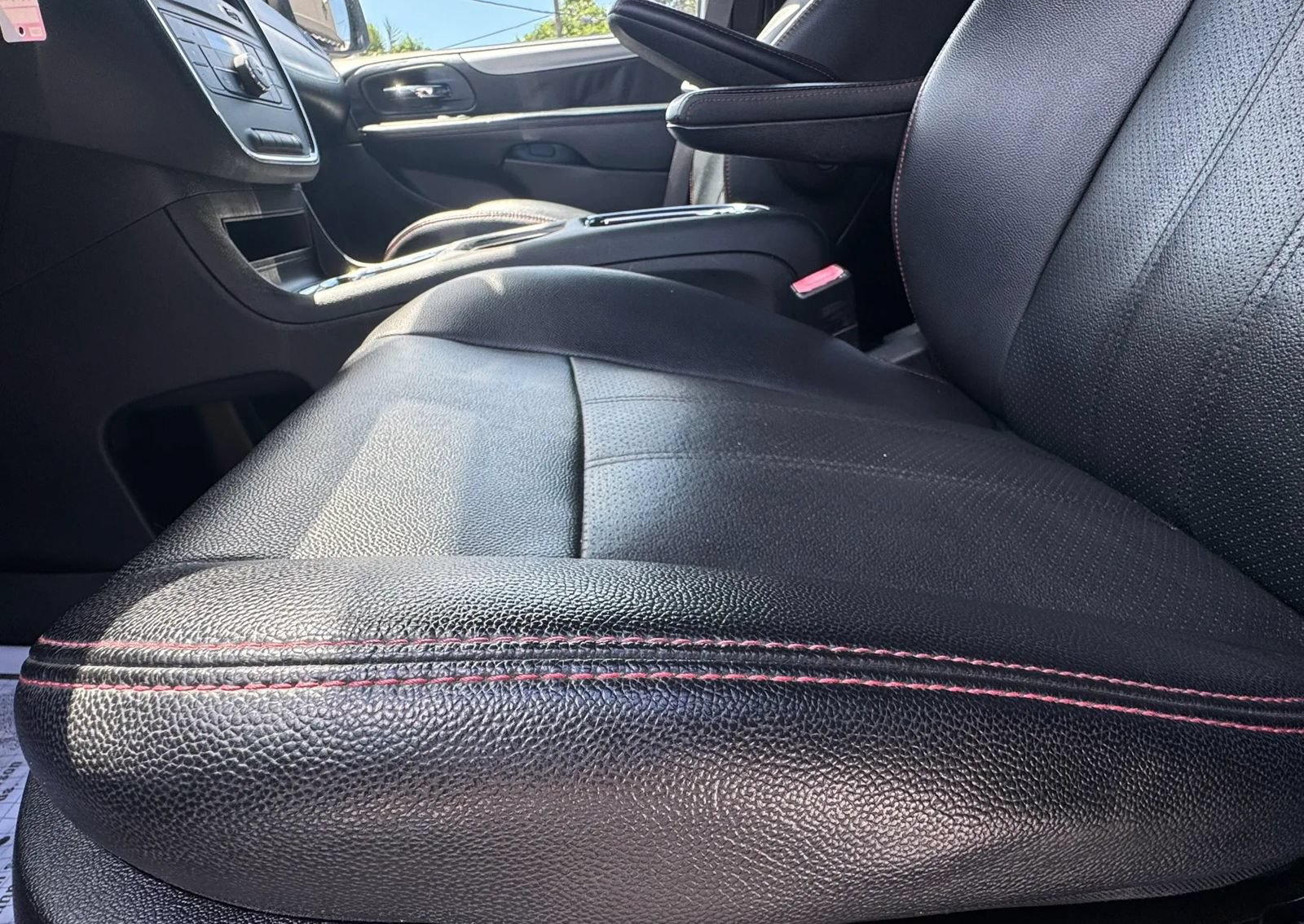 Used 2019 Dodge Grand Caravan GT FWD image 34