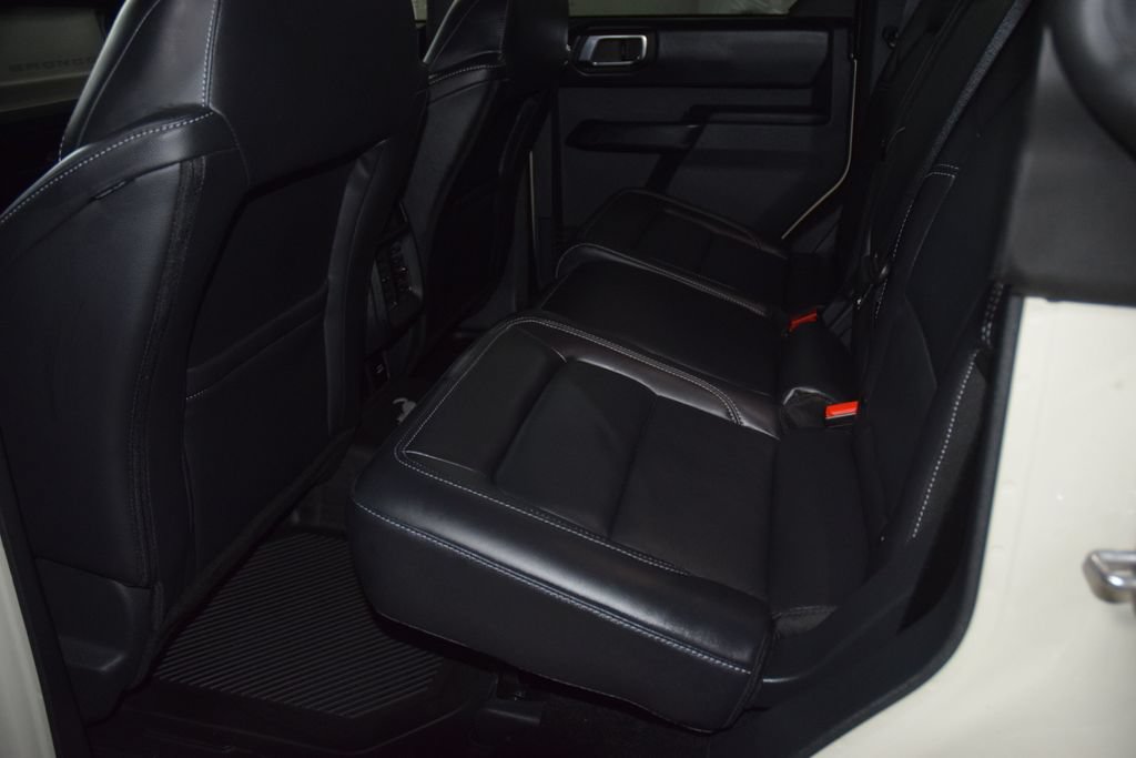 Used 2025 Ford Bronco Outer Banks AWD/4WD image 46