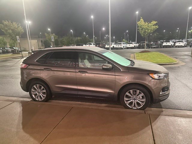 Used 2019 Ford Edge Titanium FWD image 5