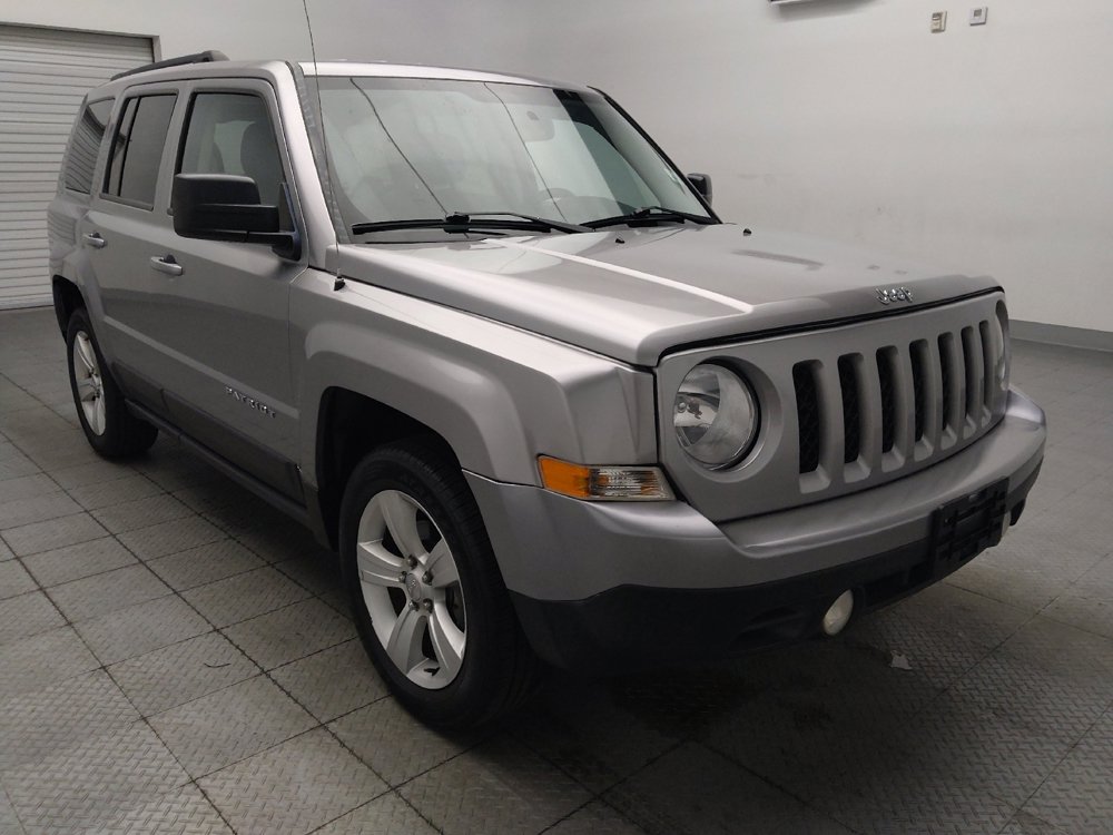 Used 2016 Jeep Patriot Latitude FWD image 13