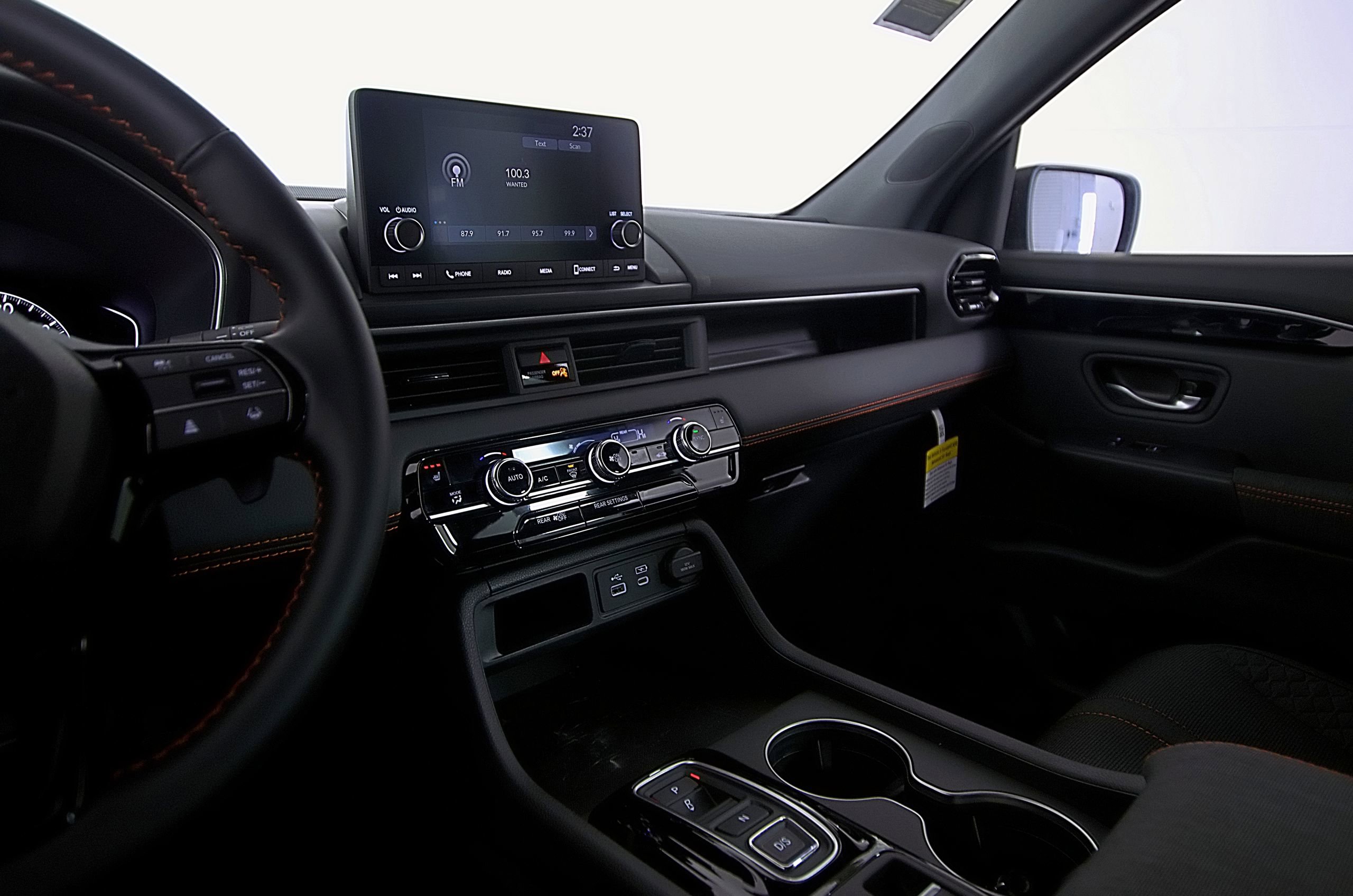 Used 2025 Honda Pilot Sport image 27