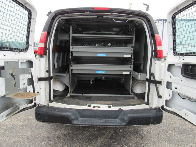 Used 2017 Chevrolet Express 2500 RWD image 21