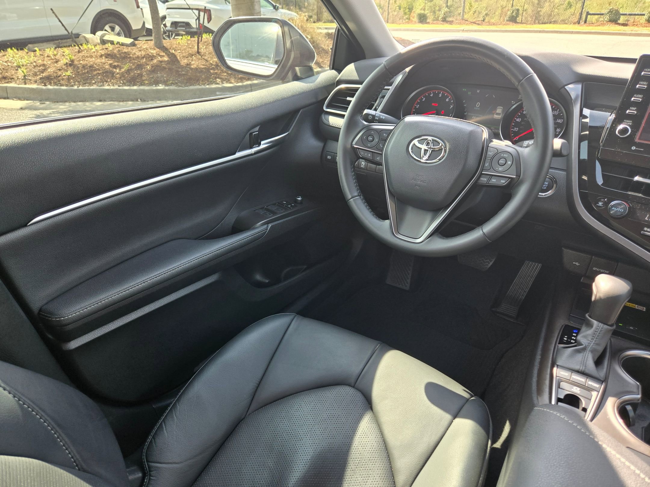 Used 2023 Toyota Camry XSE image 9