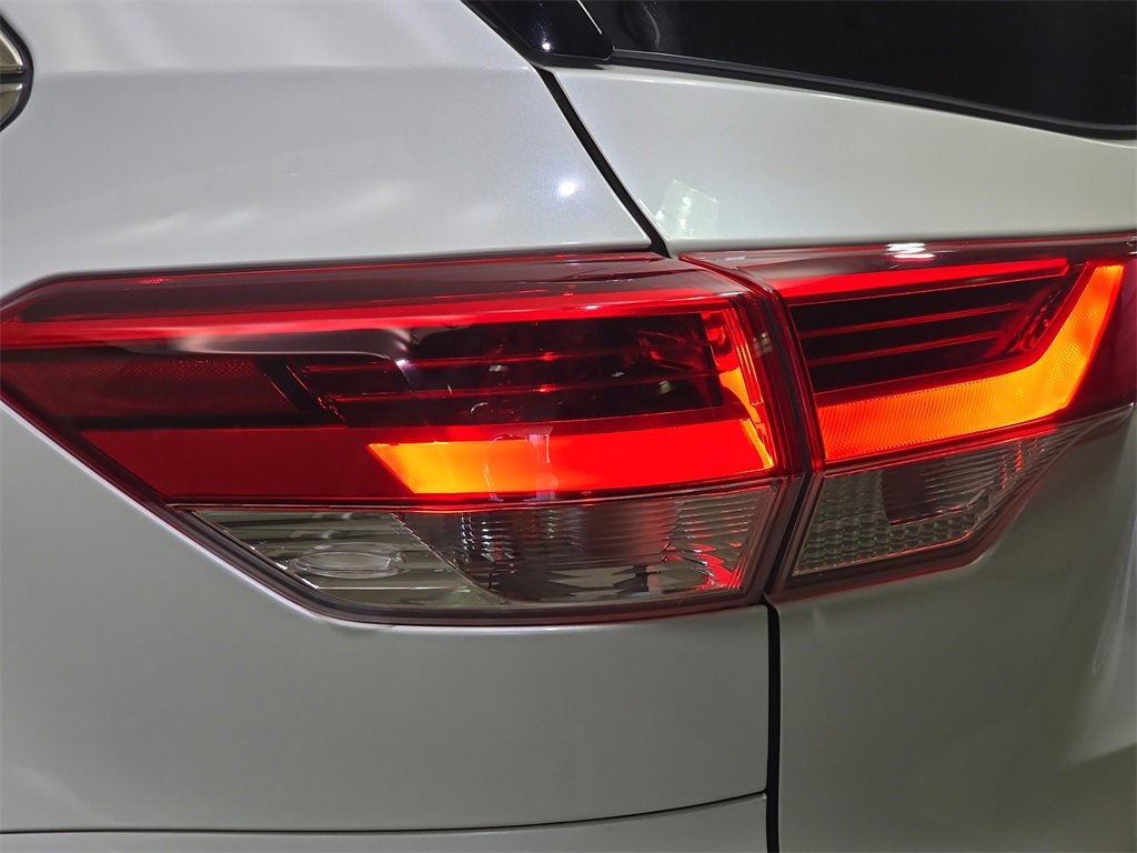Used 2019 Toyota Highlander Limited image 38