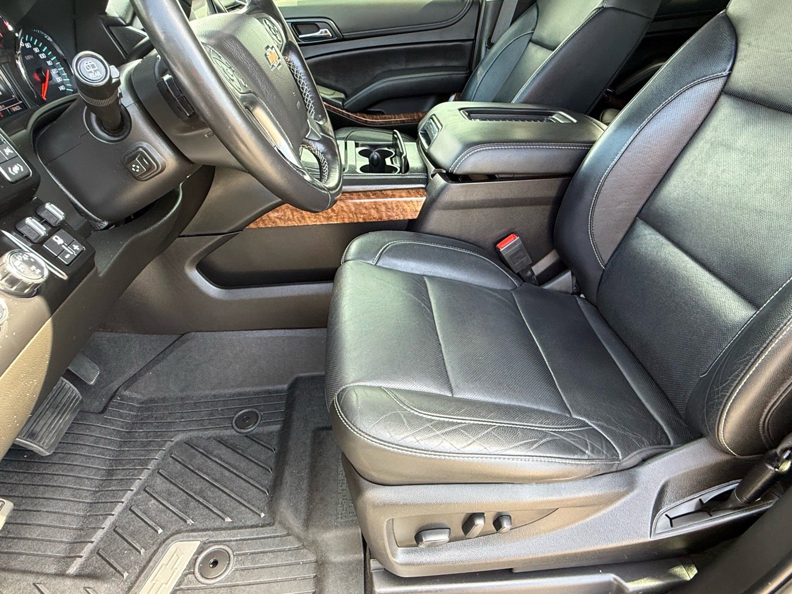 Used 2019 Chevrolet Suburban Premier image 15