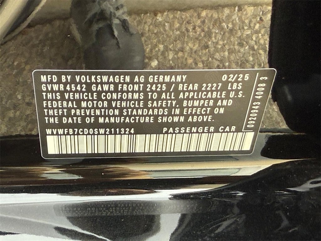 Used 2025 Volkswagen Golf R Black Edition image 22