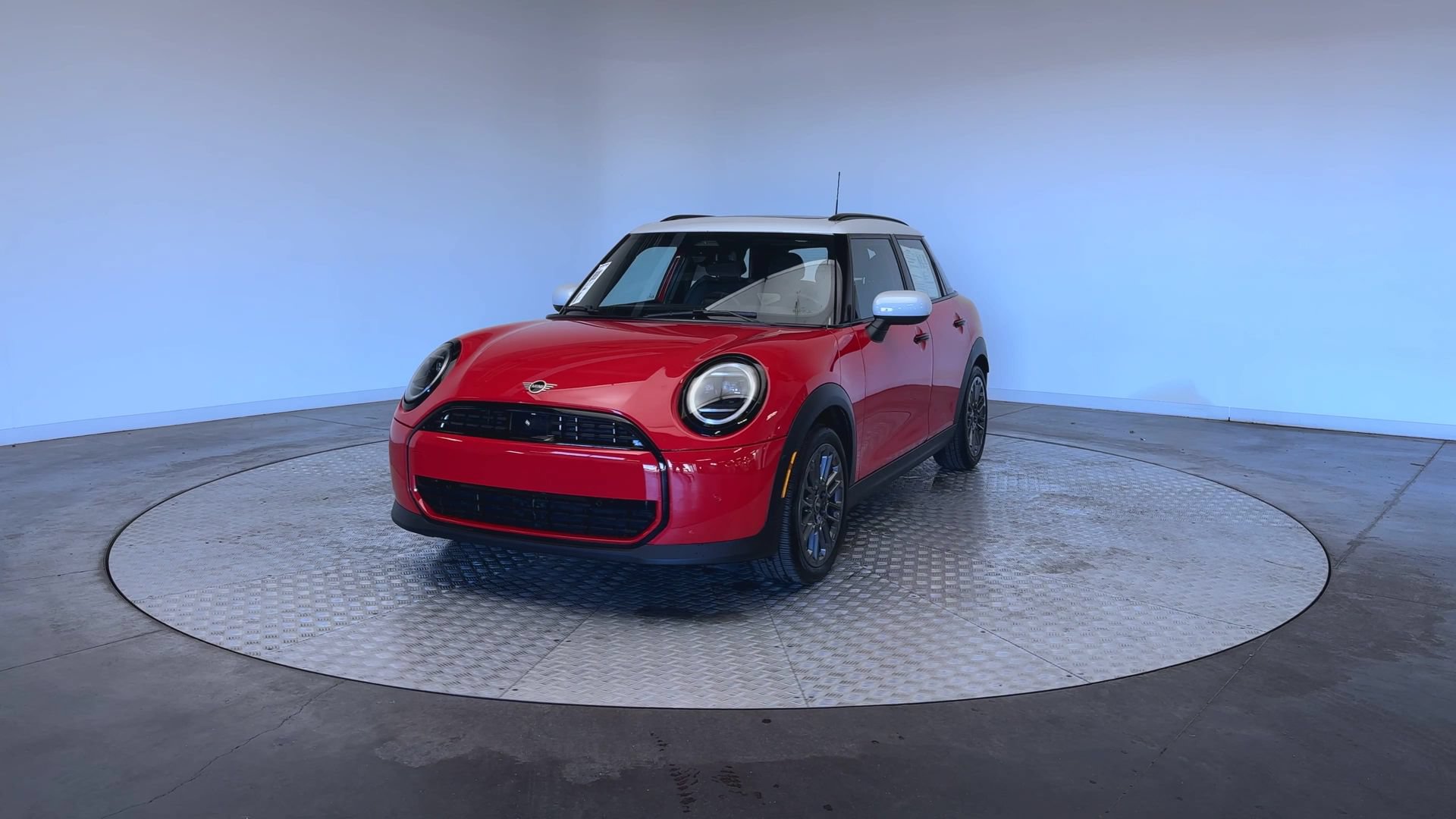 Used 2026 MINI Cooper 4-Door Hardtop FWD image 4