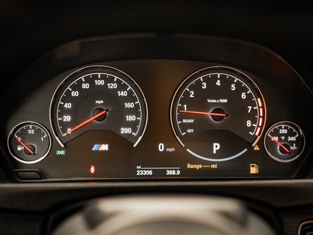 Used 2018 BMW M4 Convertible image 33