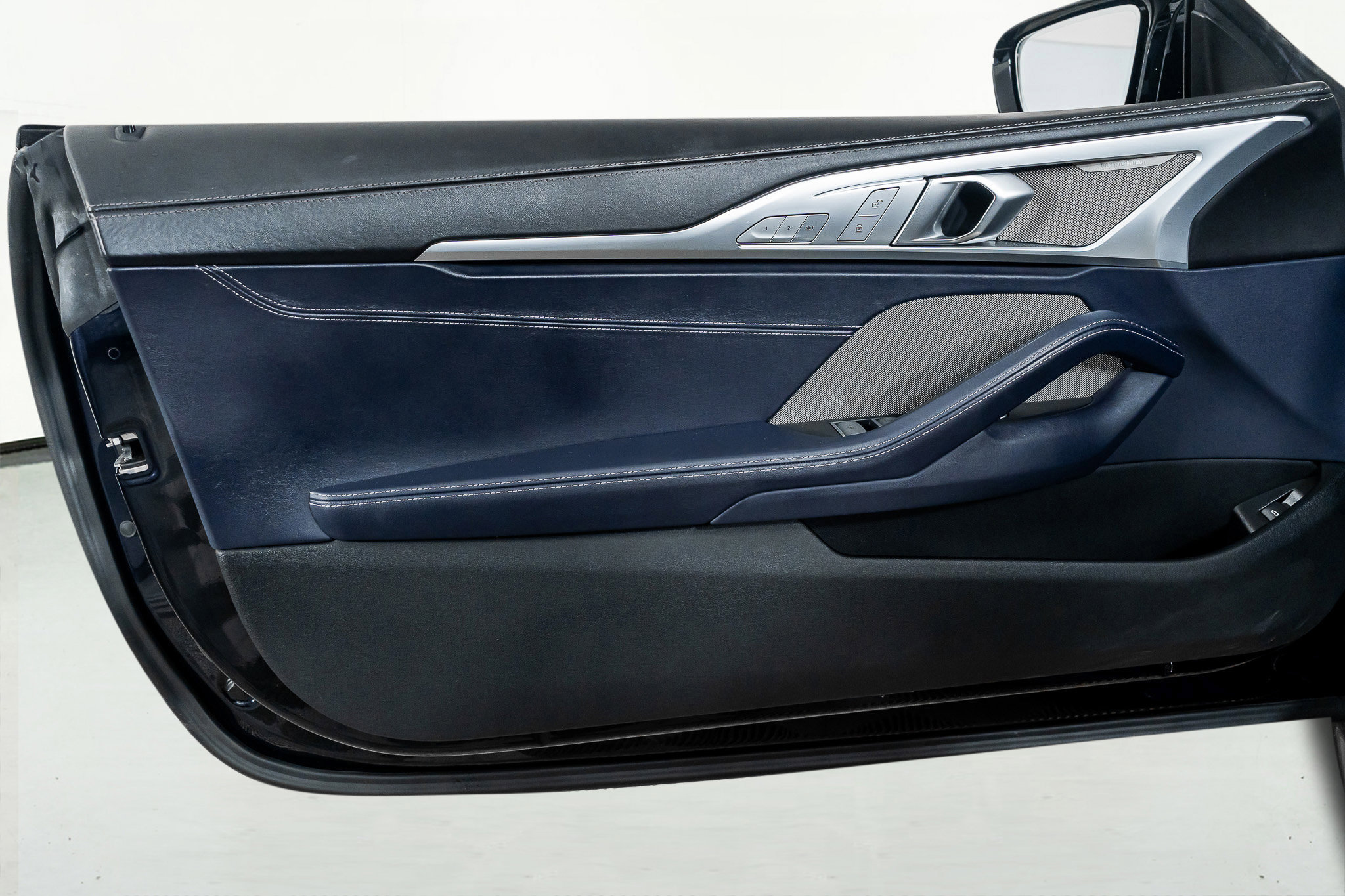 Used 2023 BMW M850i xDrive Convertible image 43