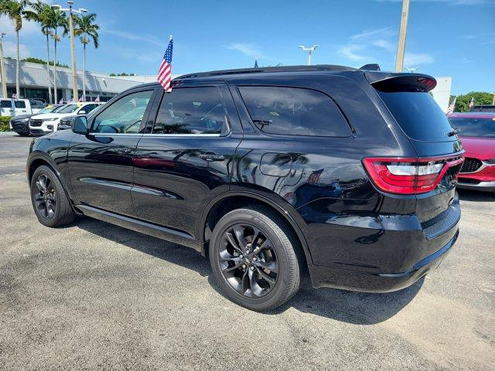 Certified 2023 Dodge Durango R/T w/ Blacktop Package RWD image 5