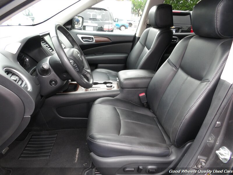 Used 2019 Nissan Pathfinder Platinum AWD/4WD image 13