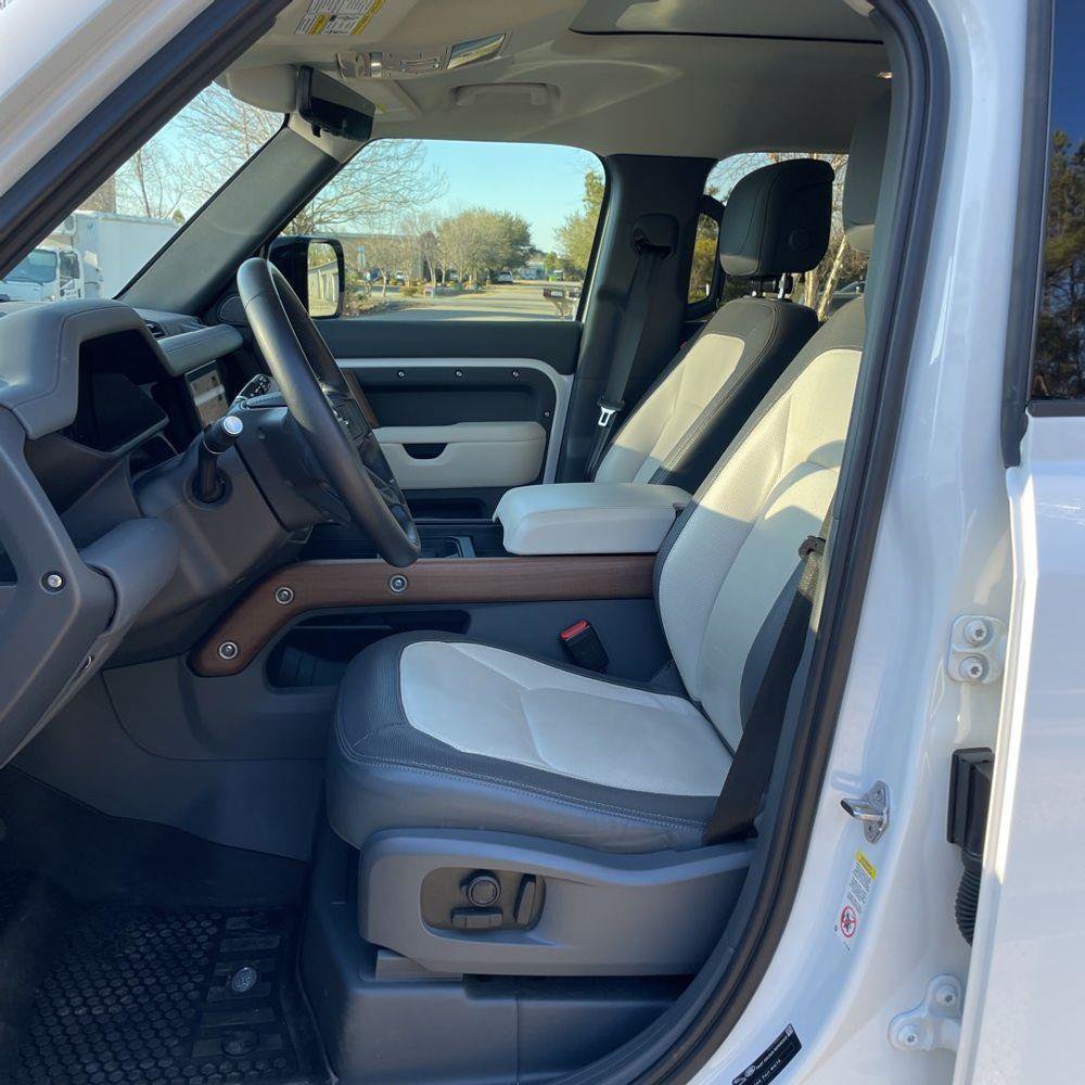 Used 2024 Land Rover Defender 110 X-Dynamic SE image 5