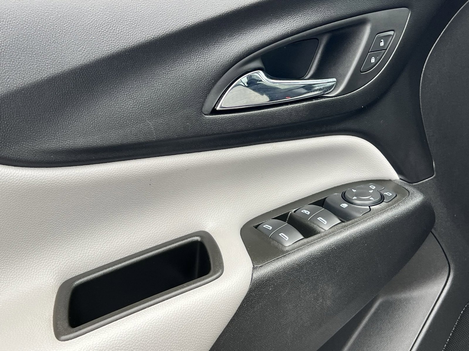 Used 2024 Chevrolet Equinox LT image 15