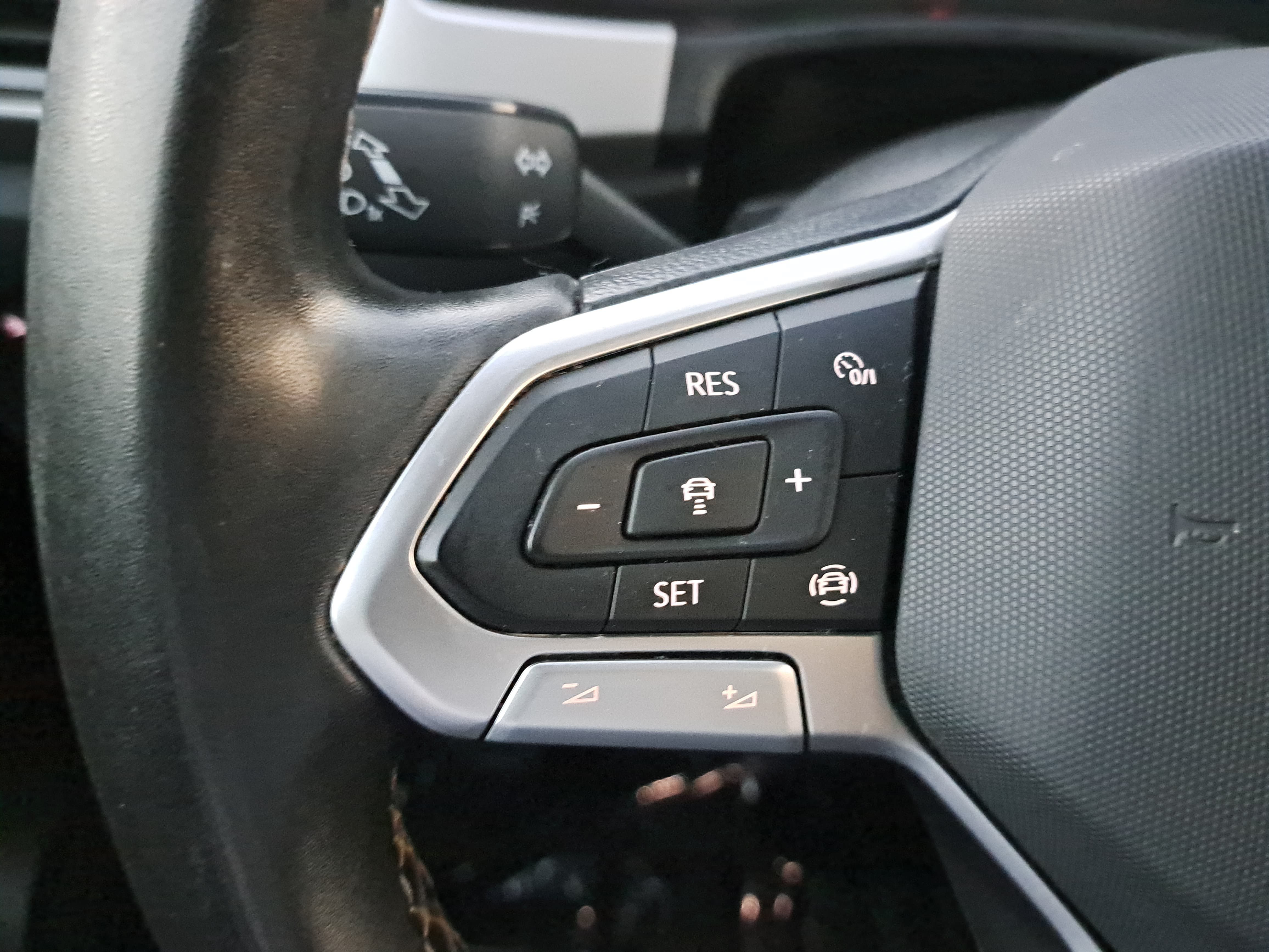 Used 2022 Volkswagen Atlas SE AWD/4WD image 18