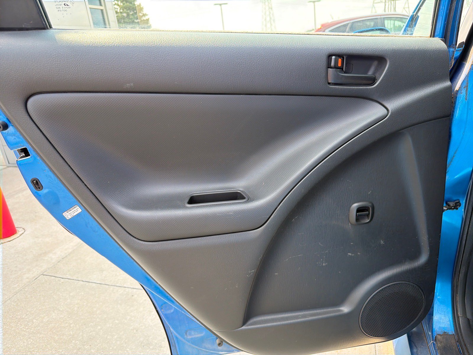 Used 2008 Pontiac Vibe w/ Preferred Package FWD image 19