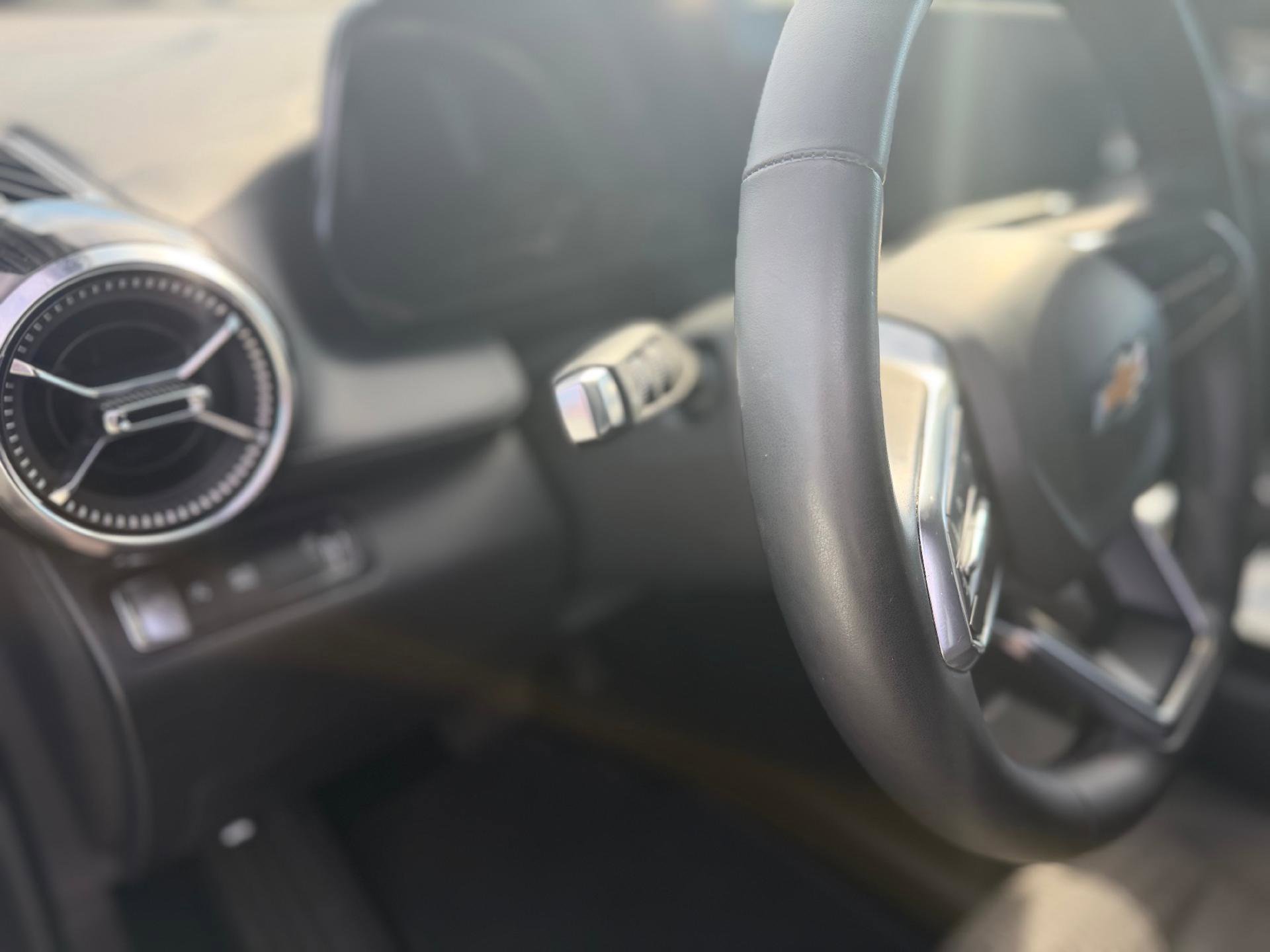 Used 2025 Chevrolet Equinox LT image 10