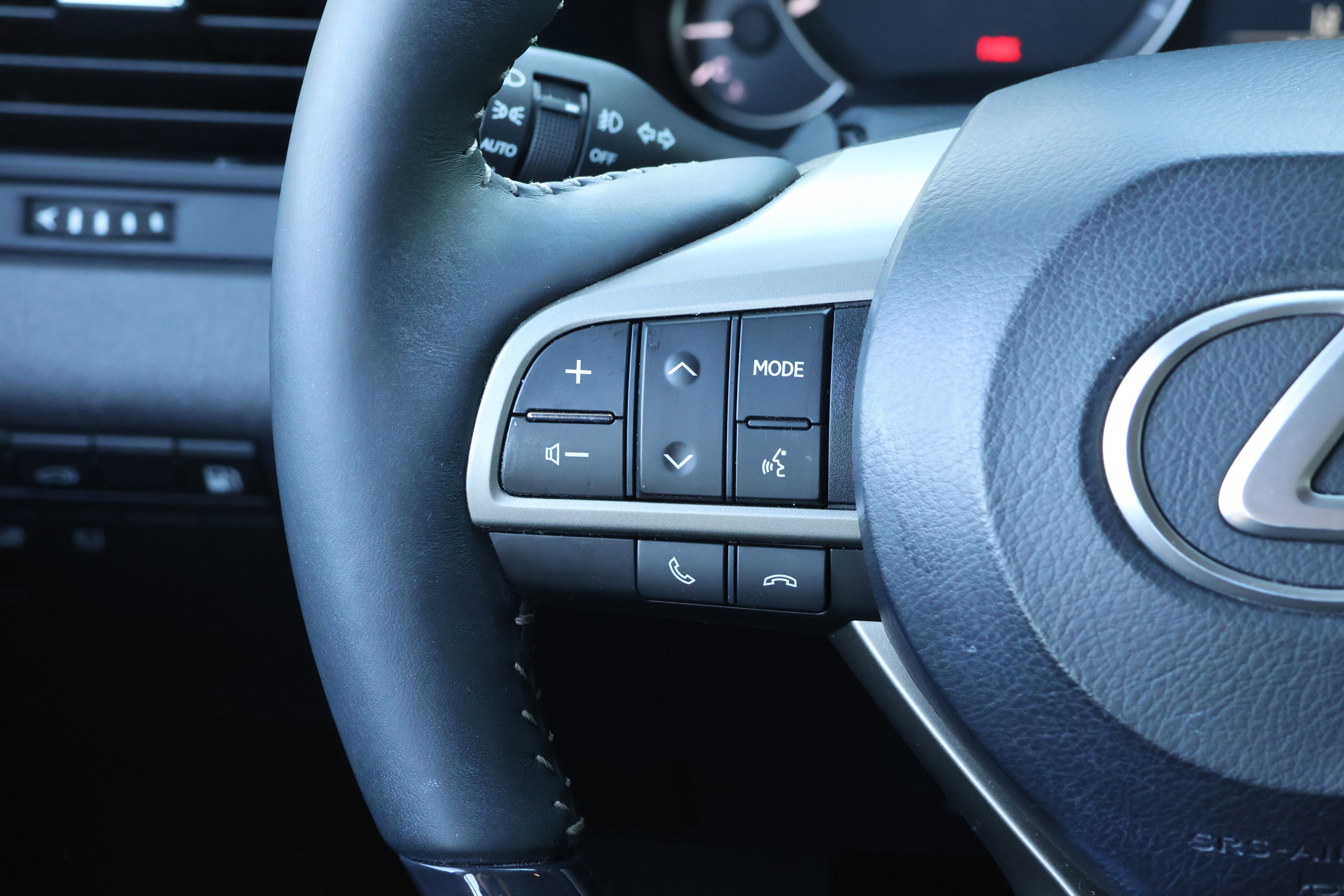 Used 2017 Lexus RX 450h AWD image 18