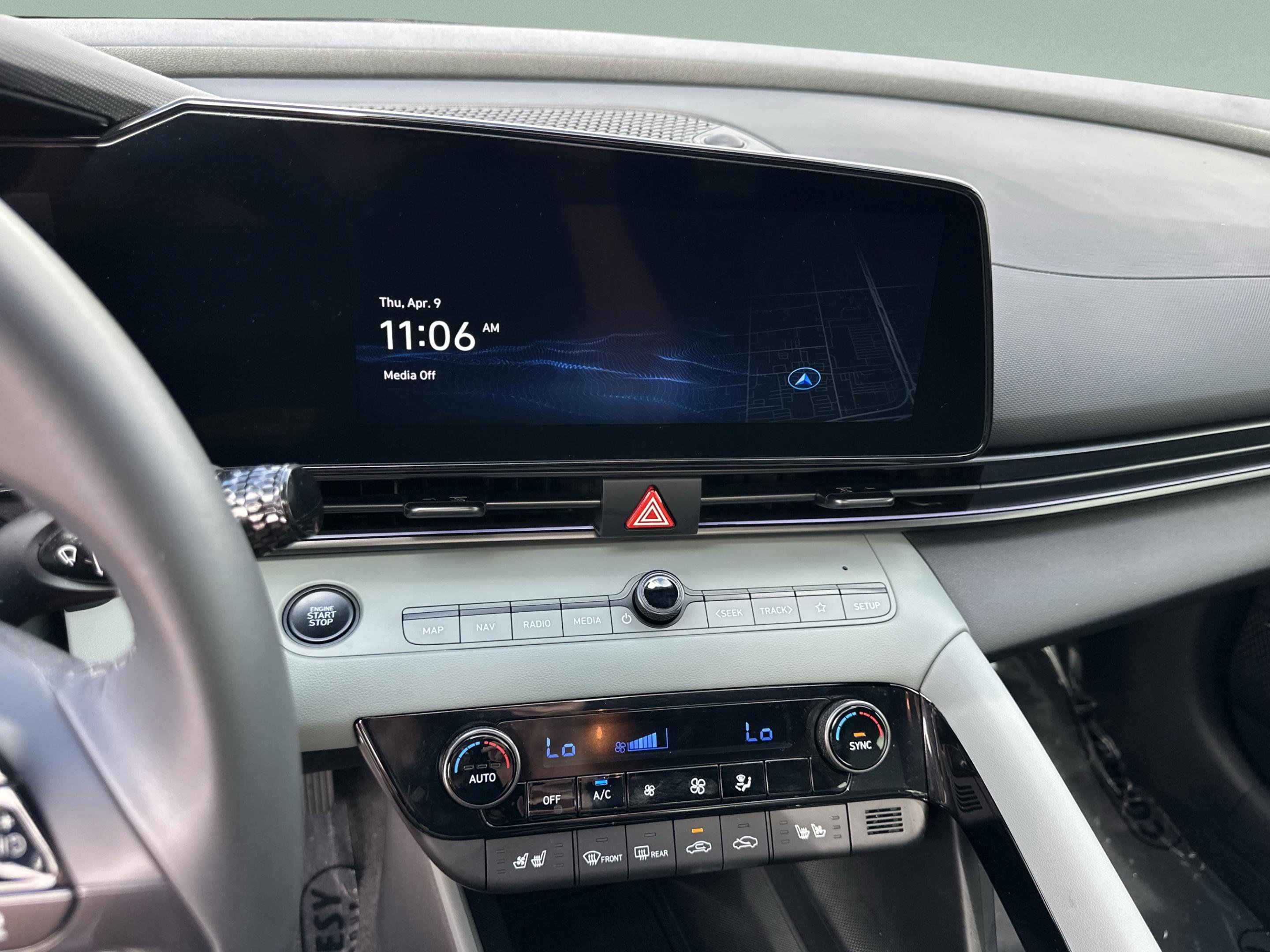 Used 2025 Hyundai Elantra Limited image 25